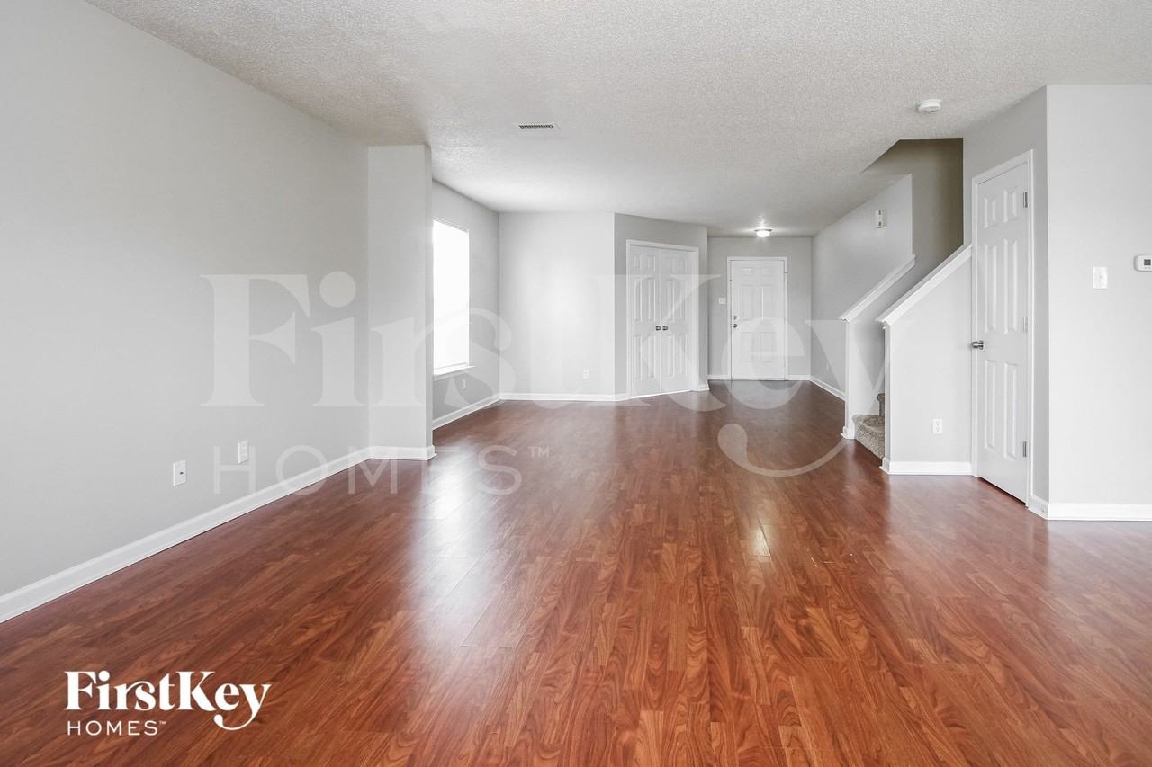 8103 Crackling Ln - Photo 3 of 15