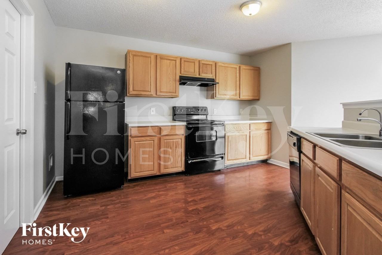 8103 Crackling Ln - Photo 5 of 15