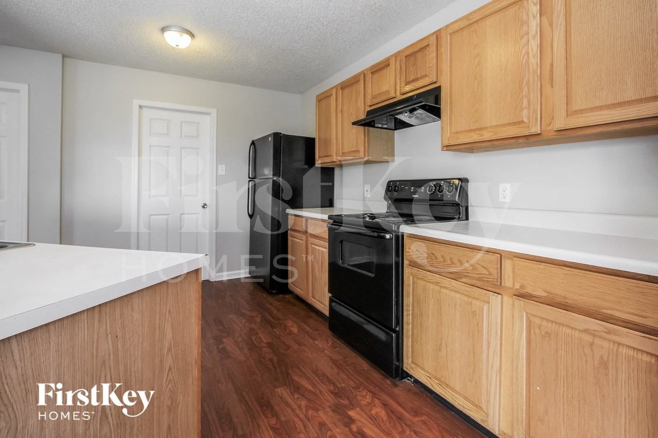 8103 Crackling Ln - Photo 6 of 15