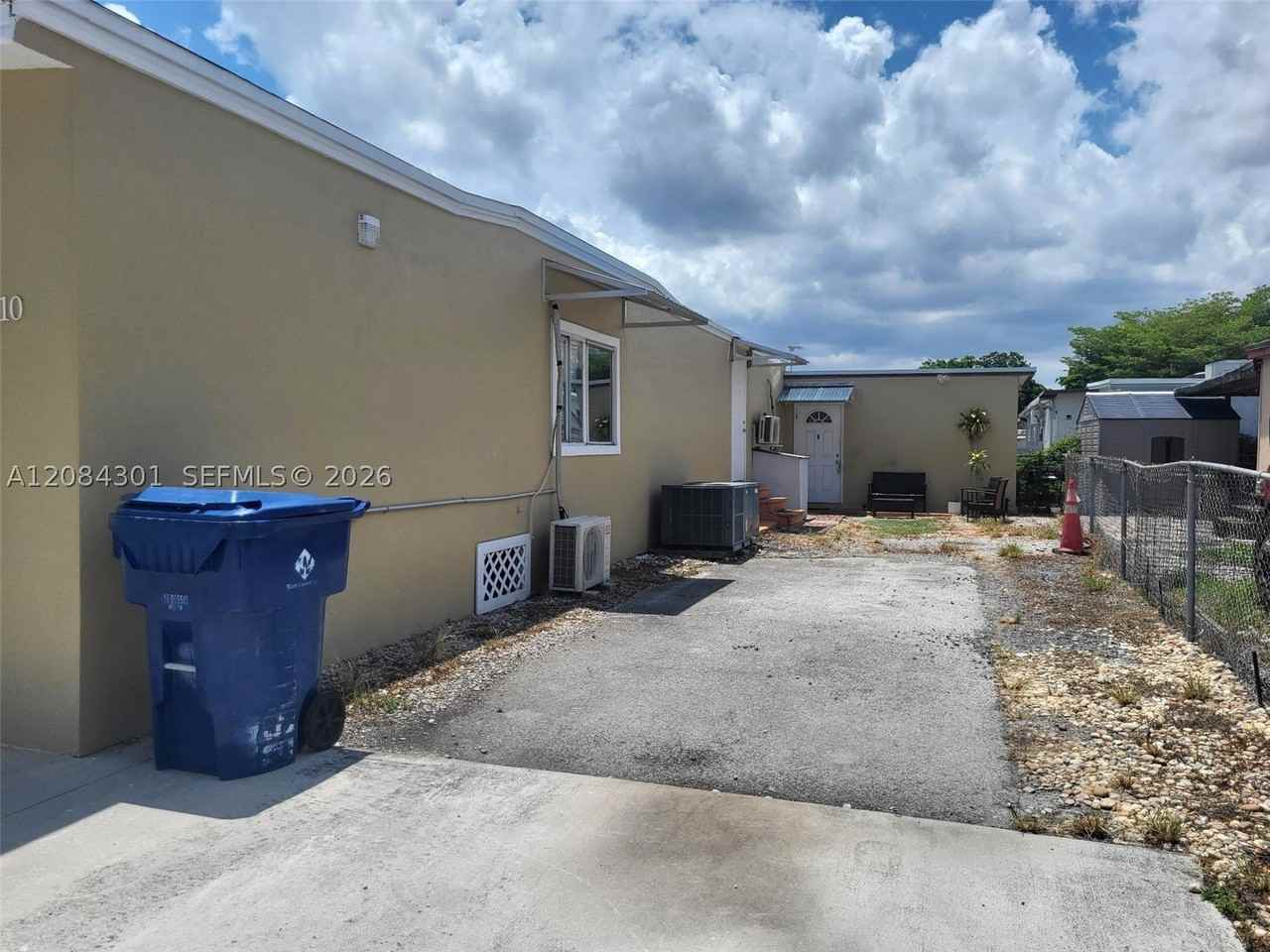 1310 Sw 130th Ave #1310 - Photo 4 of 17