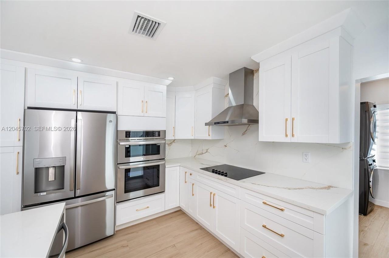 817 Columbus Blvd #817 - Photo 4 of 8