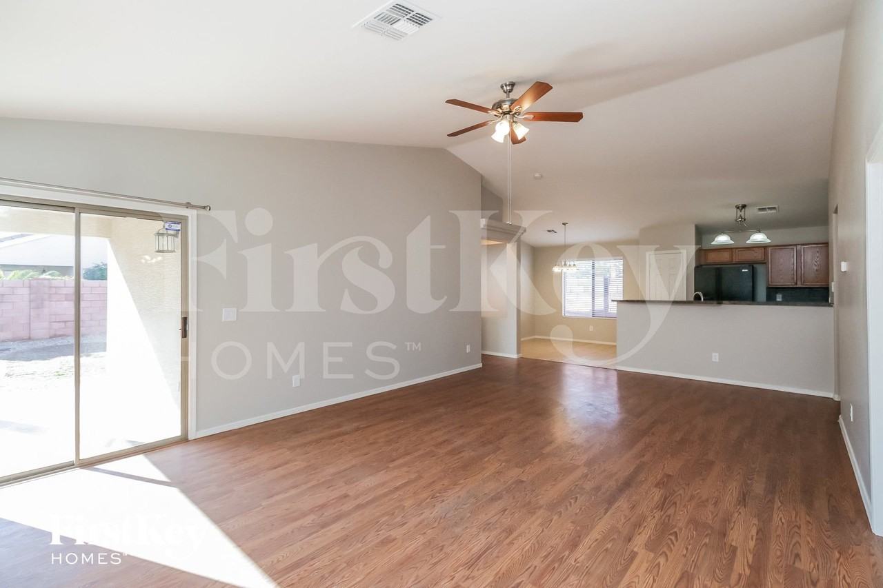 3769 W Dancer Ln - Photo 3 of 15