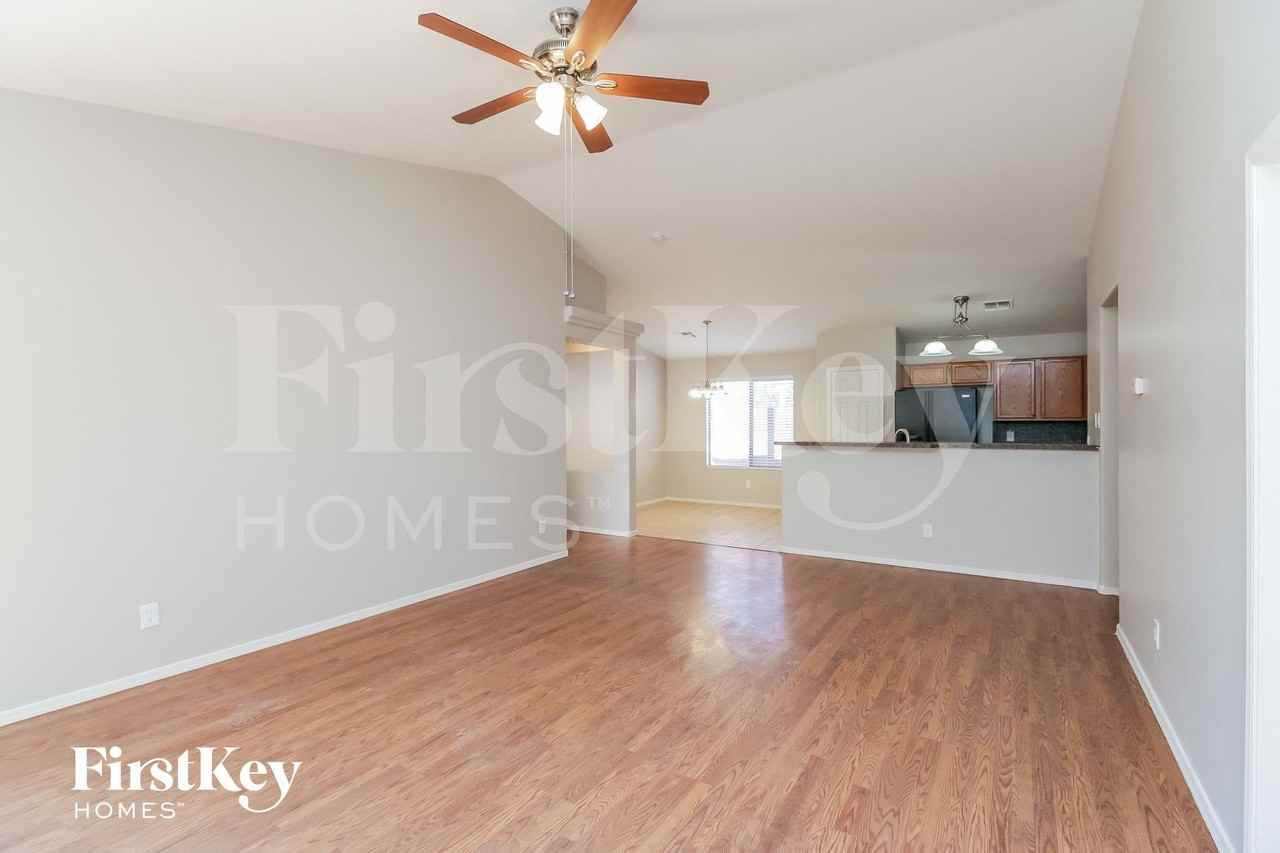 3769 W Dancer Ln - Photo 4 of 15