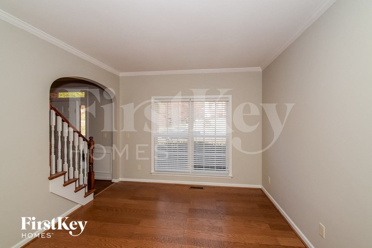 116 Royal Gala Dr - Photo 2 of 15