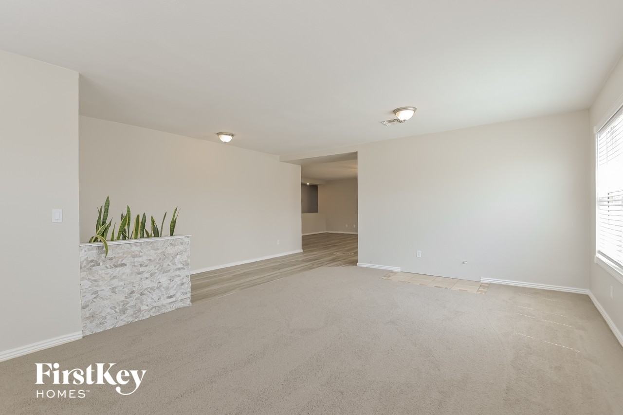 13636 E Shadow Pines Ln - Photo 3 of 15