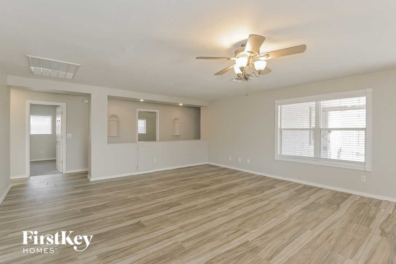 13636 E Shadow Pines Ln - Photo 4 of 15