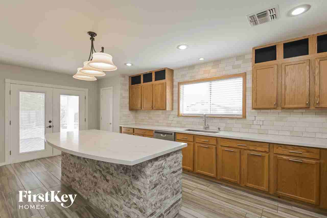 13636 E Shadow Pines Ln - Photo 5 of 15