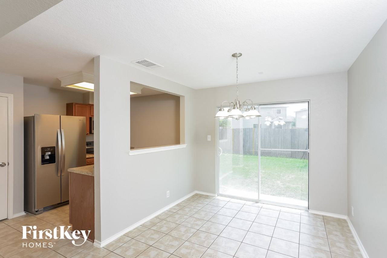 11066 Barclay Pt - Photo 6 of 15