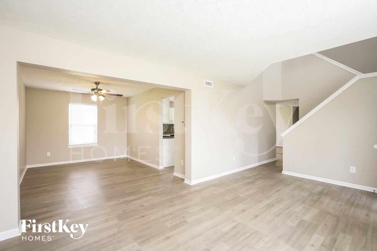 3346 Crestwell Dr - Photo 3 of 15