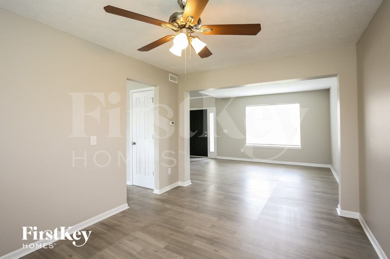 3346 Crestwell Dr - Photo 4 of 15