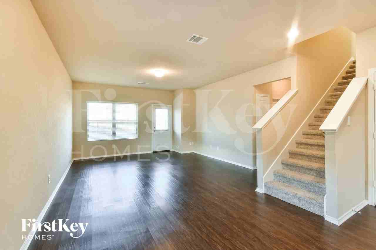 9015 Longhorn Park - Photo 2 of 16