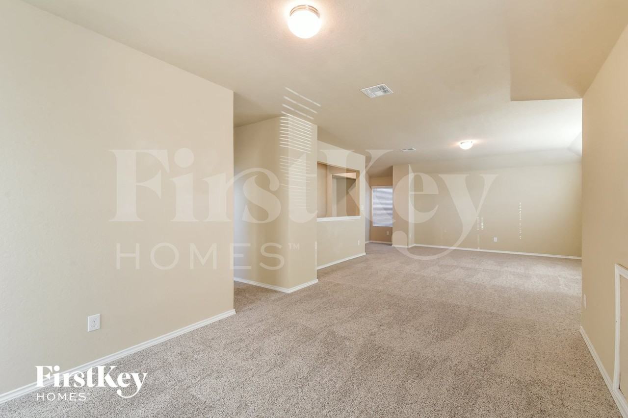 9015 Longhorn Park - Photo 6 of 16