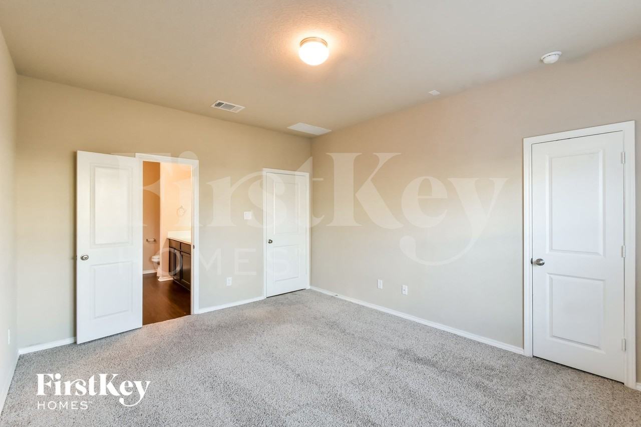 9015 Longhorn Park - Photo 7 of 16