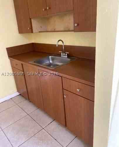 2545 York St #A - Photo 6 of 6
