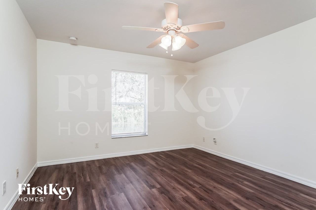 1013 Sw 13th St - Photo 7 of 15