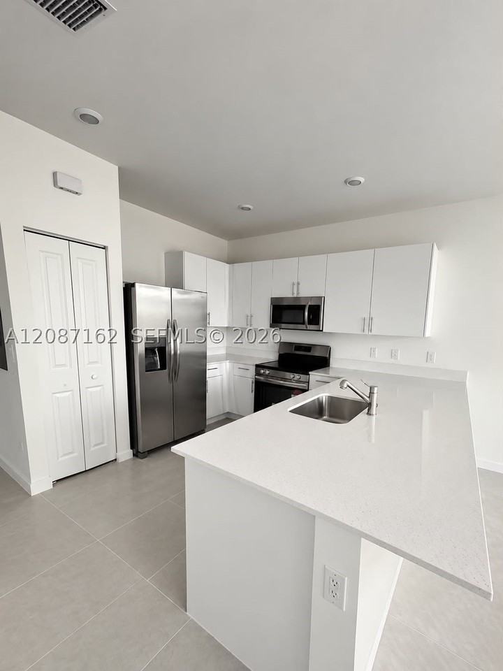 17884 Sw 358th St #17884 - Photo 3 of 26