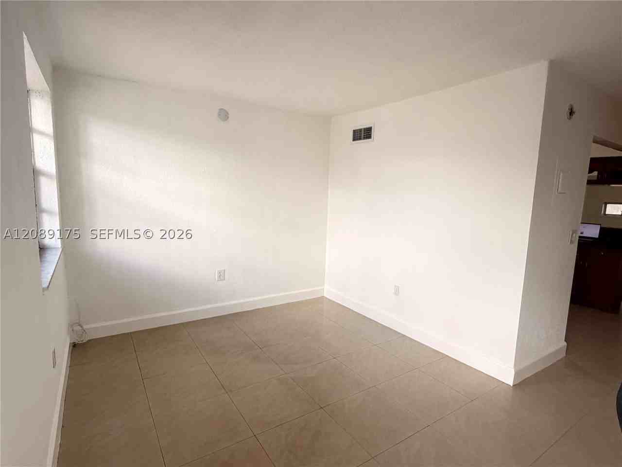 10962 Sw 4th St #I2 - Photo 7 of 39