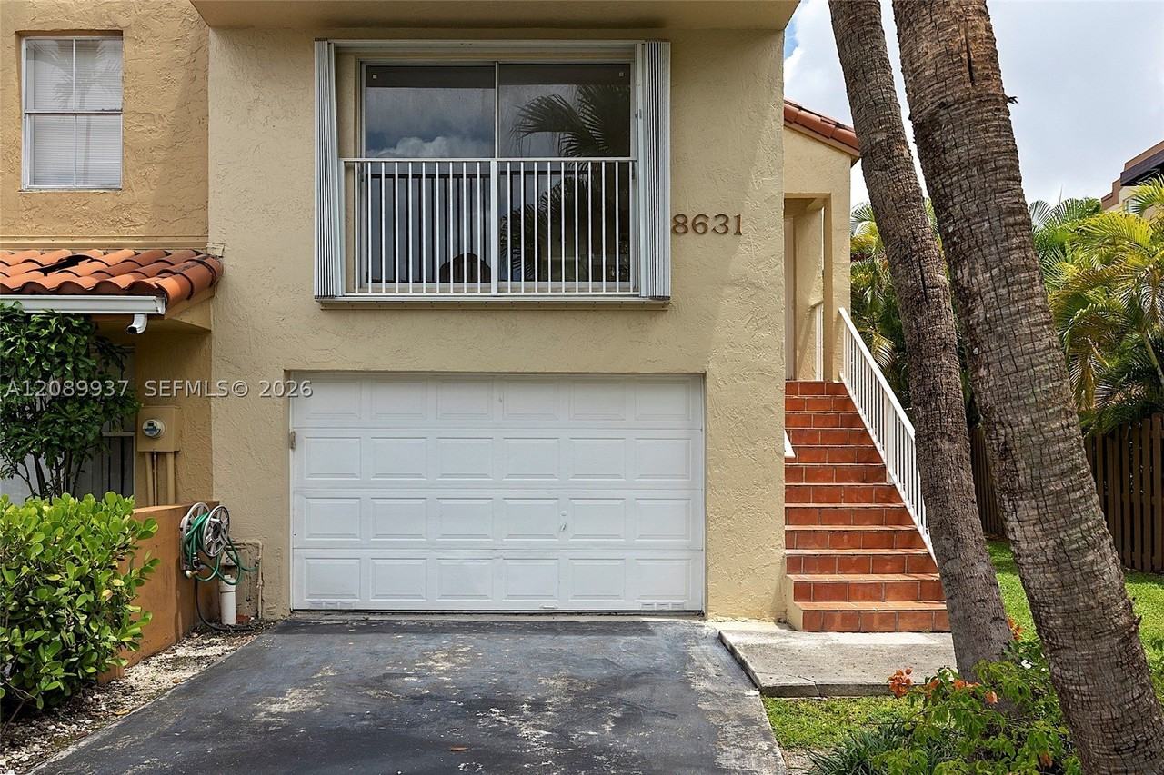 8631 Nw 4th Ter #1001 - Photo 4 of 50