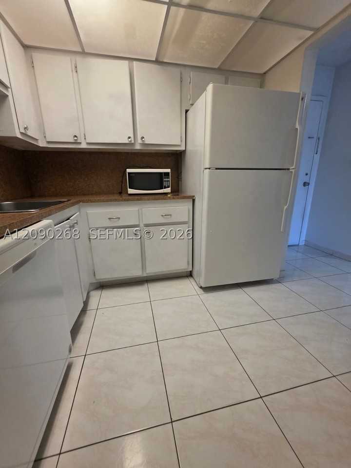 16950 W Dixie Hwy B225 Hwy #B225 - Photo 5 of 29