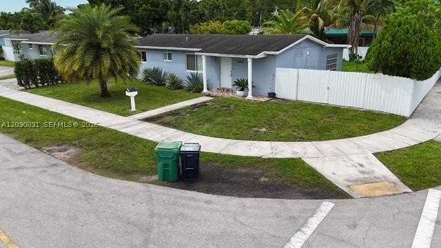 11805 Sw 169th St - Photo 2 of 21