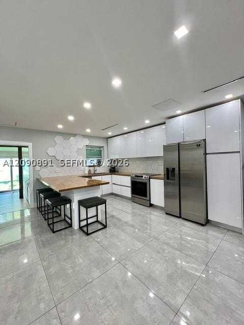 11805 Sw 169th St - Photo 6 of 21