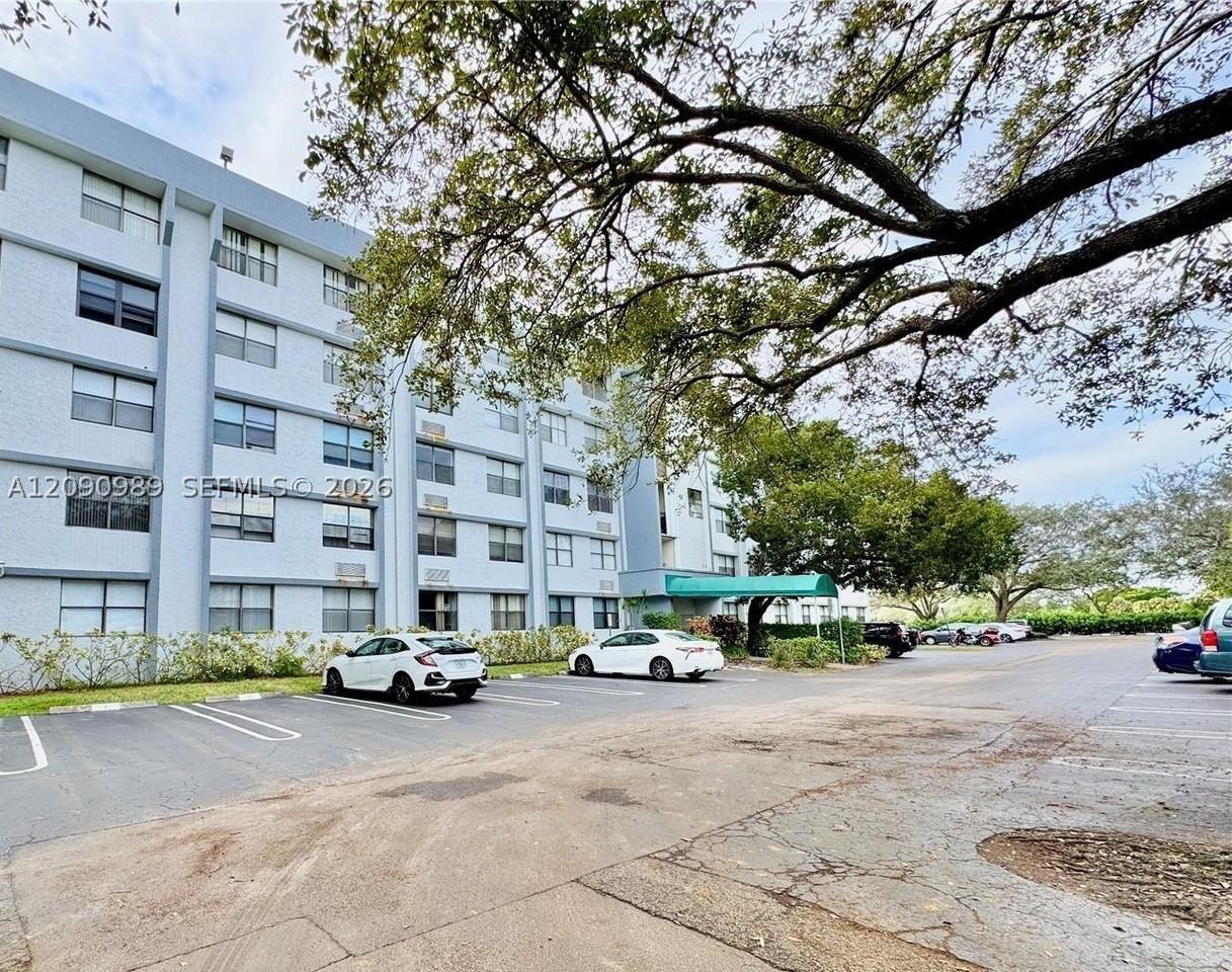 2501 Riverside Dr #207A