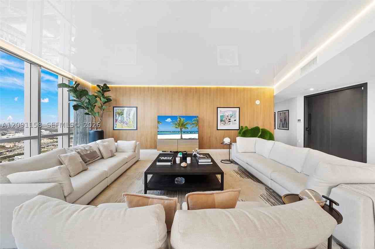 851 Ne 1st Ave #5312 - Photo 7 of 50