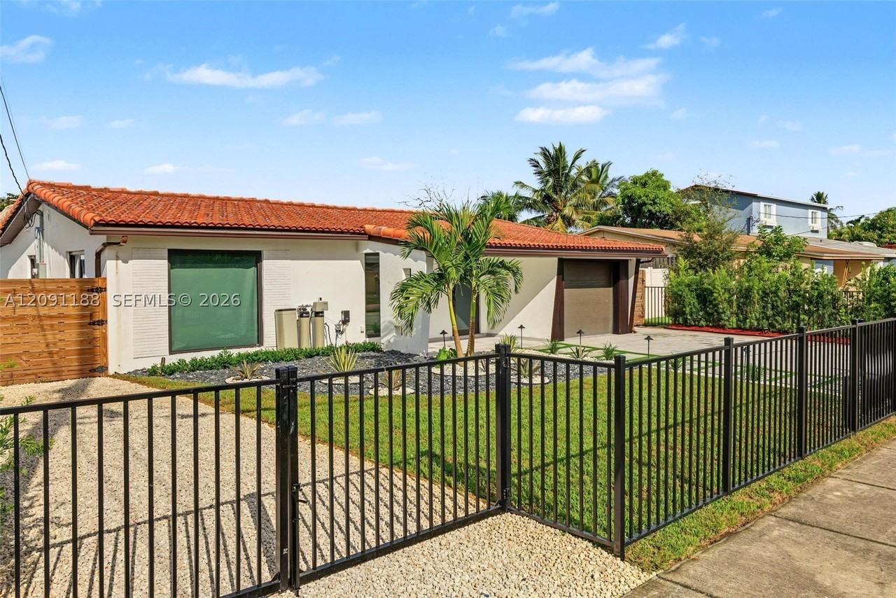 4611 Sw 34th Ave - Photo 5 of 50