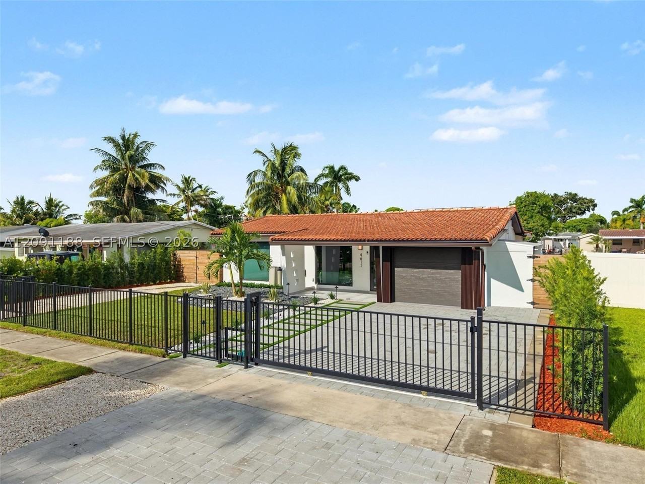4611 Sw 34th Ave - Photo 6 of 50