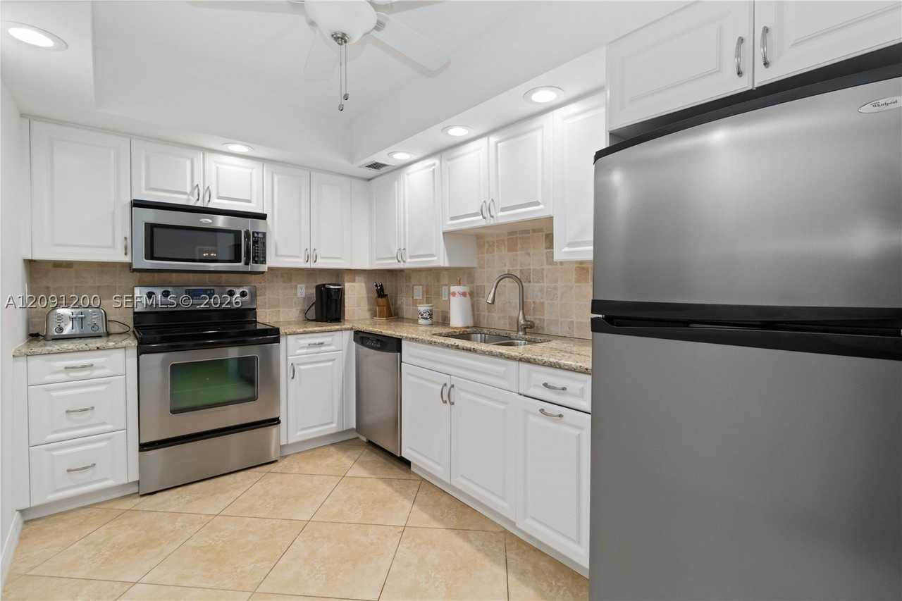 3450 S Ocean Blvd #2030 - Photo 4 of 20