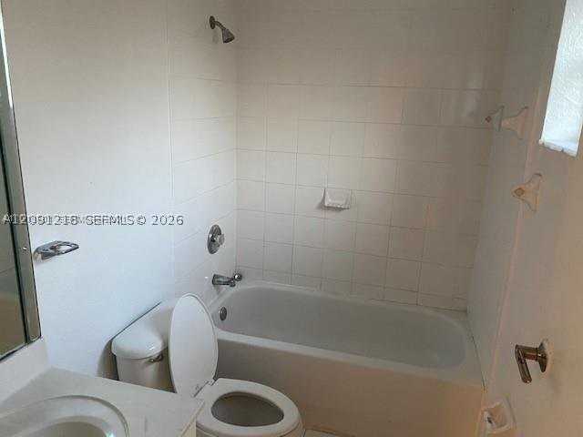 608 Sw 7th Ter #608 - Photo 7 of 11
