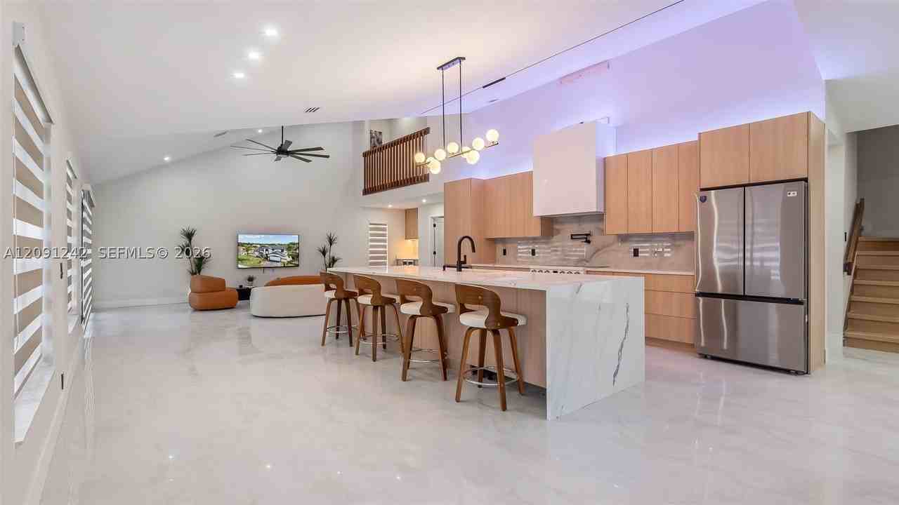 7350 Nw 54th Ct - Photo 5 of 23