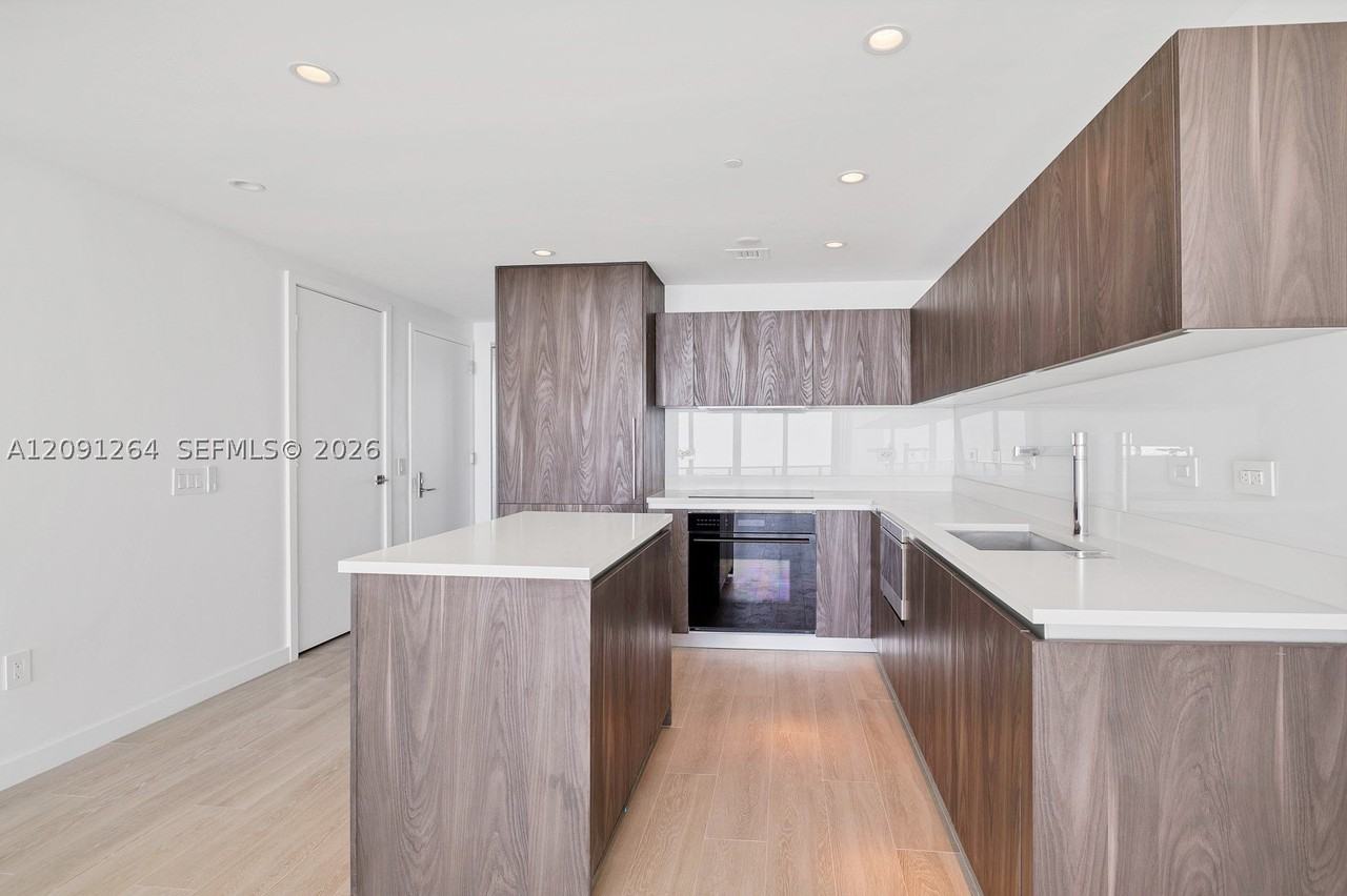 3131 Ne 7th Ave #4803 - Photo 7 of 50