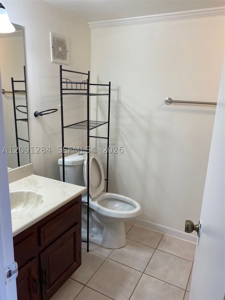 11561 Sw 64th St #B - Photo 6 of 21