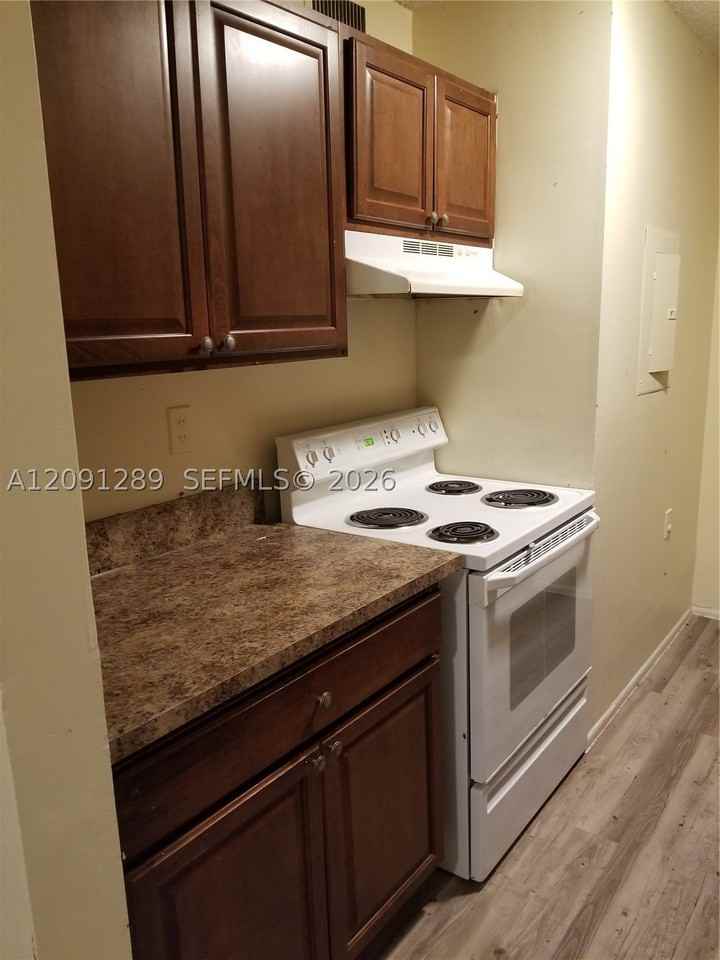 1201 Lake Victoria Dr #E - Photo 2 of 20