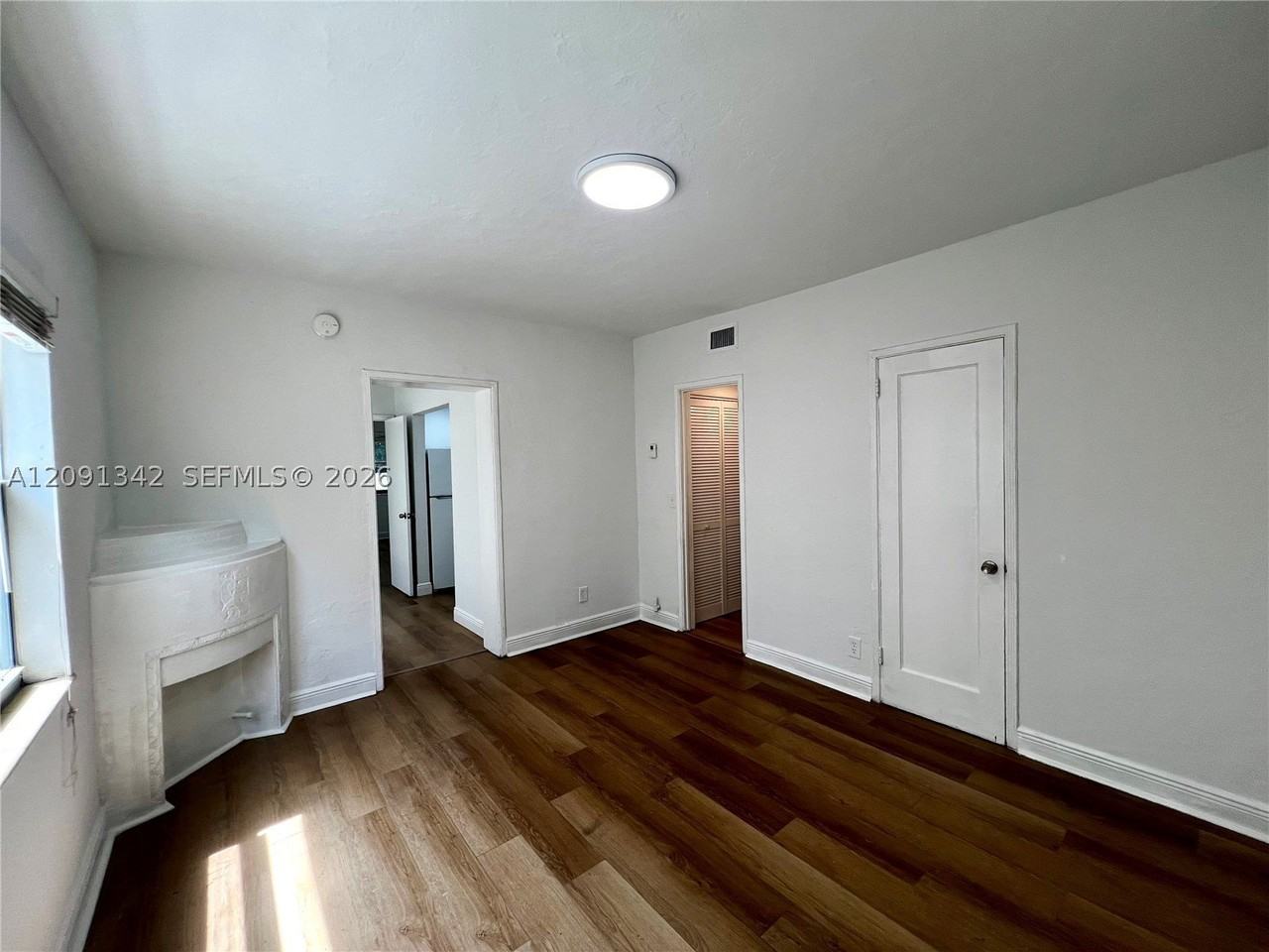 1040 Jefferson Ave #5 - Photo 4 of 20