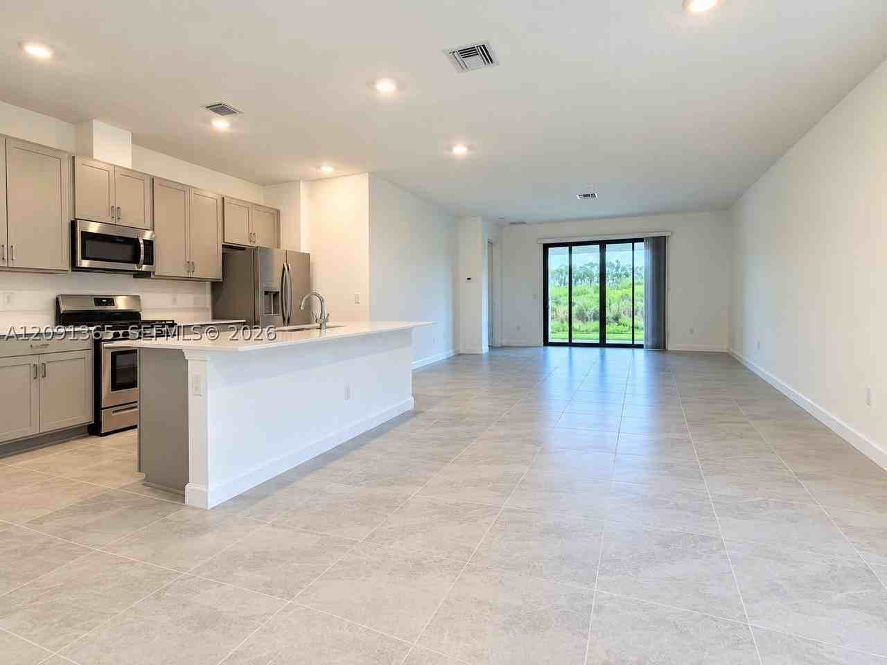 10755 Nw Wilgrove Ln #10755 - Photo 3 of 9