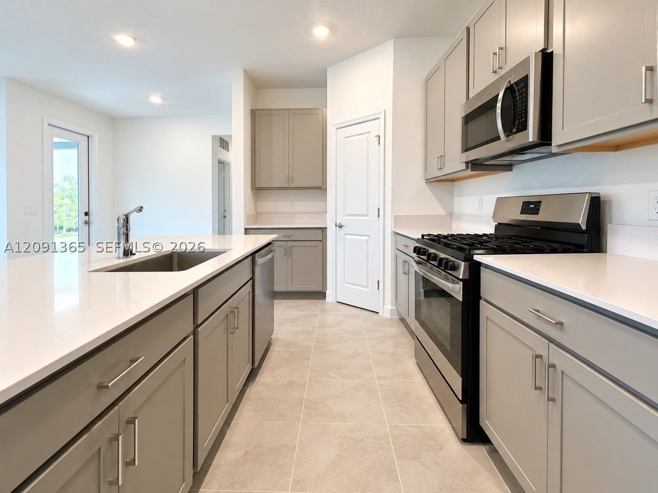 10755 Nw Wilgrove Ln #10755 - Photo 4 of 9