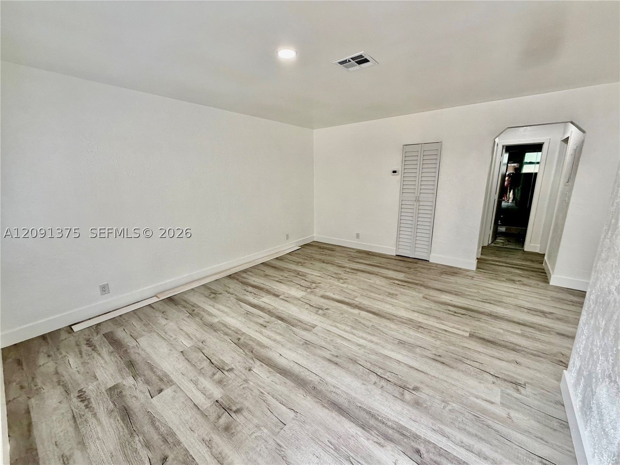 2337 Sw 17th Ave #3 - Photo 3 of 22