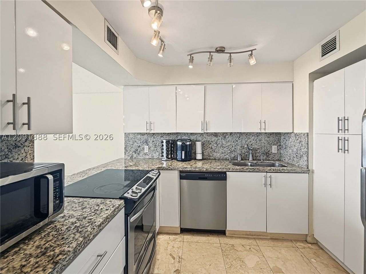 900 Bay Dr #221 - Photo 4 of 12