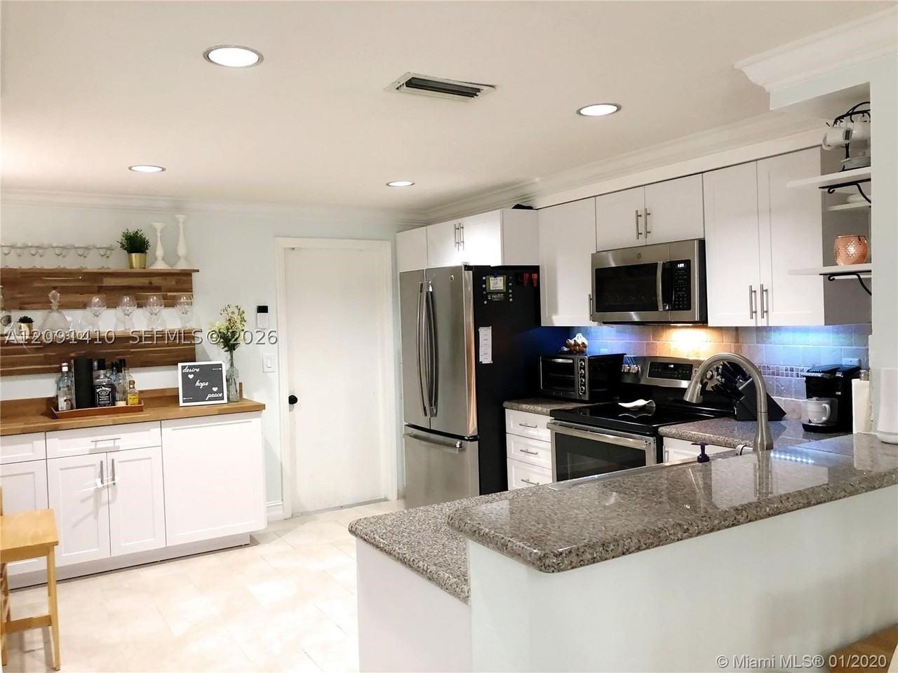 1372 Veracruz Ln #6-7 - Photo 4 of 27