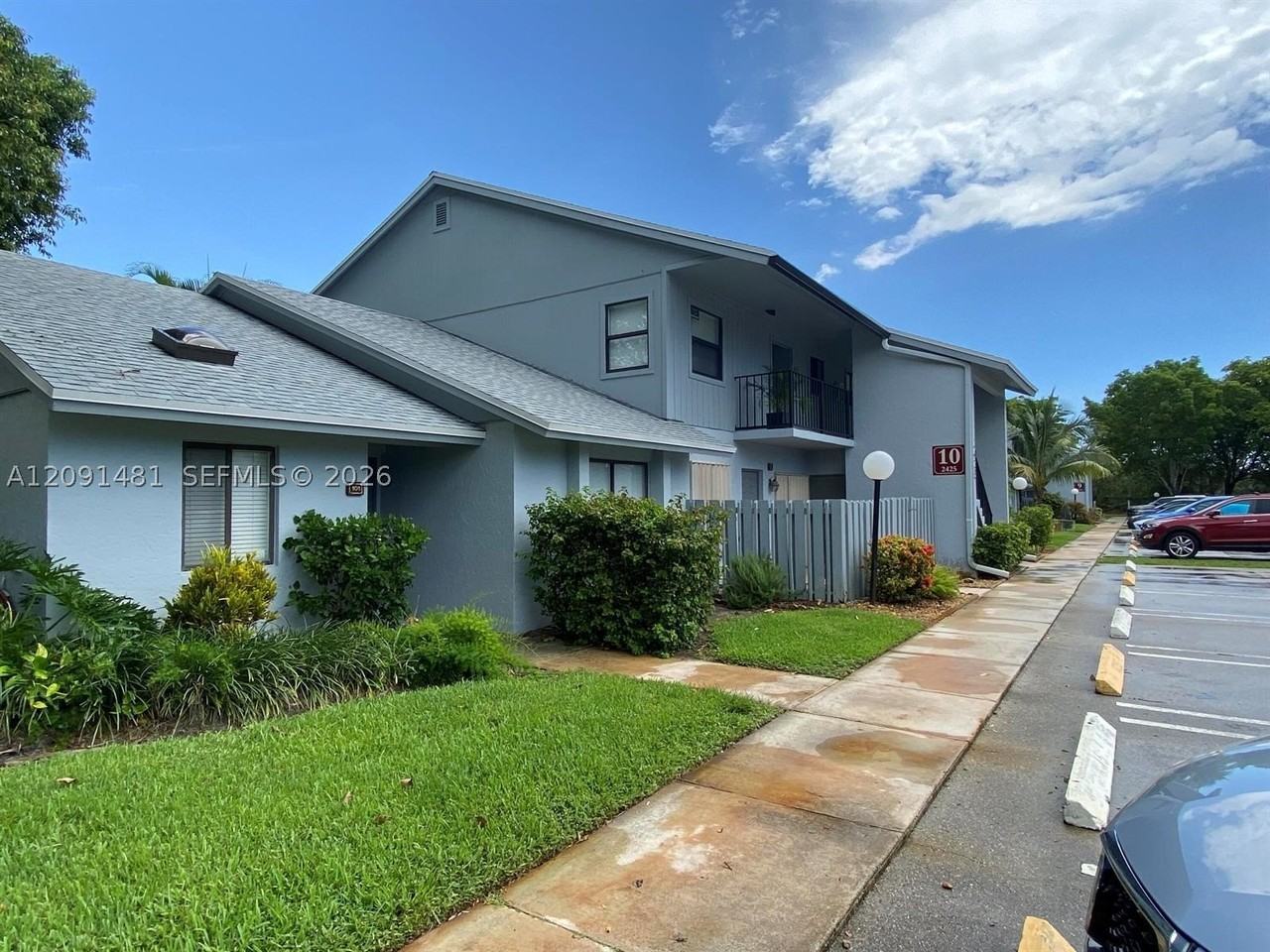 2425 Sw 22nd Ave #102B - Photo 2 of 35