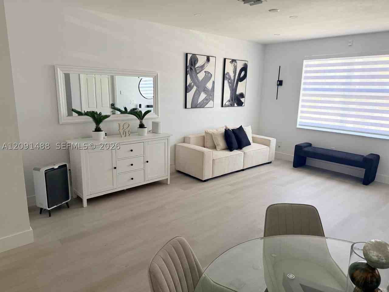 1022 Ne 42nd Ter - Photo 2 of 50