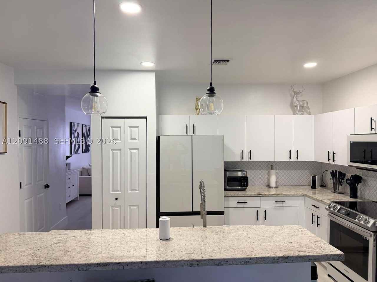 1022 Ne 42nd Ter - Photo 6 of 50