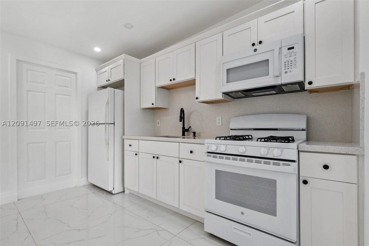 431 E 62nd St - Photo 4 of 20