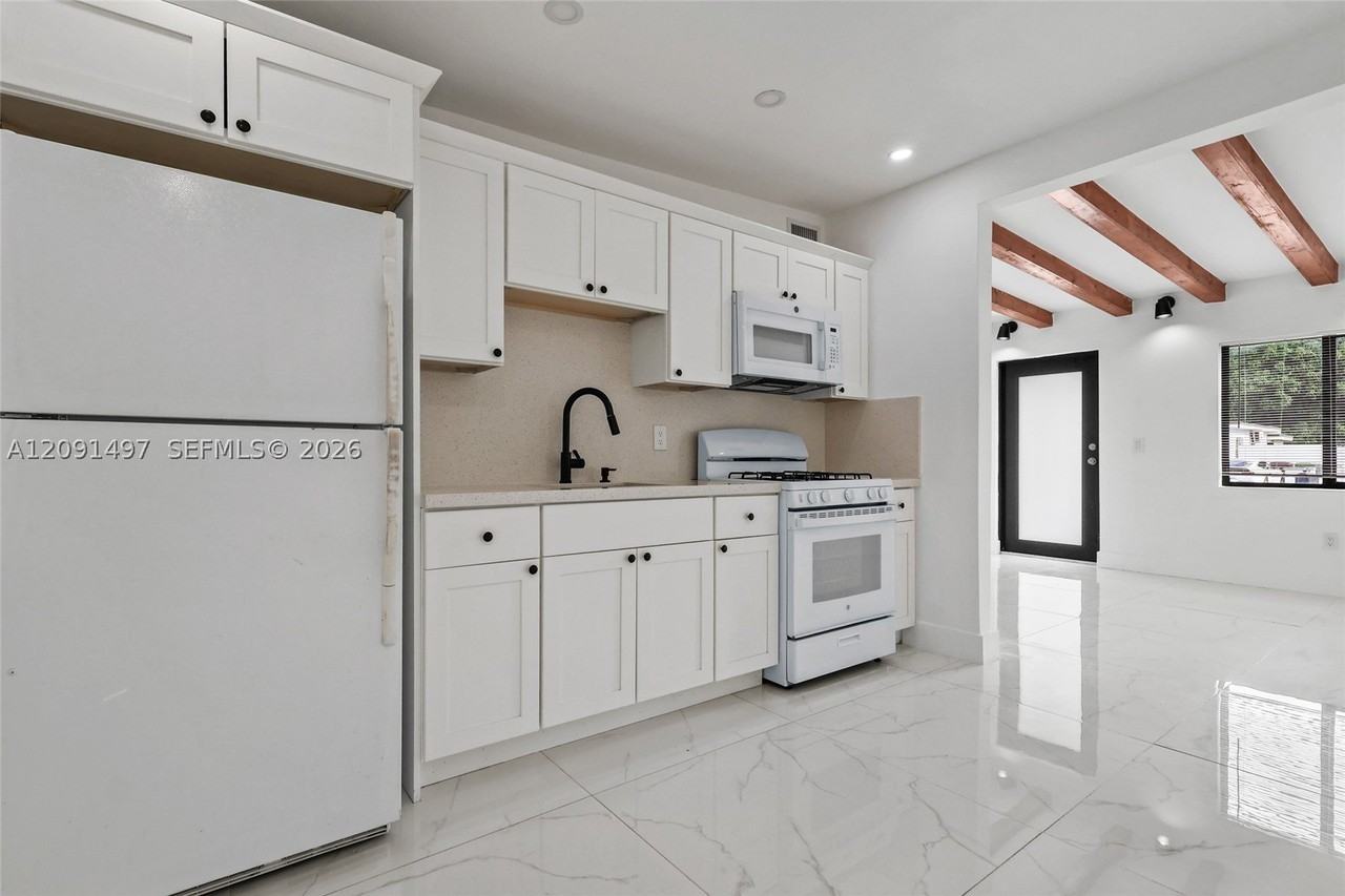 431 E 62nd St - Photo 5 of 20