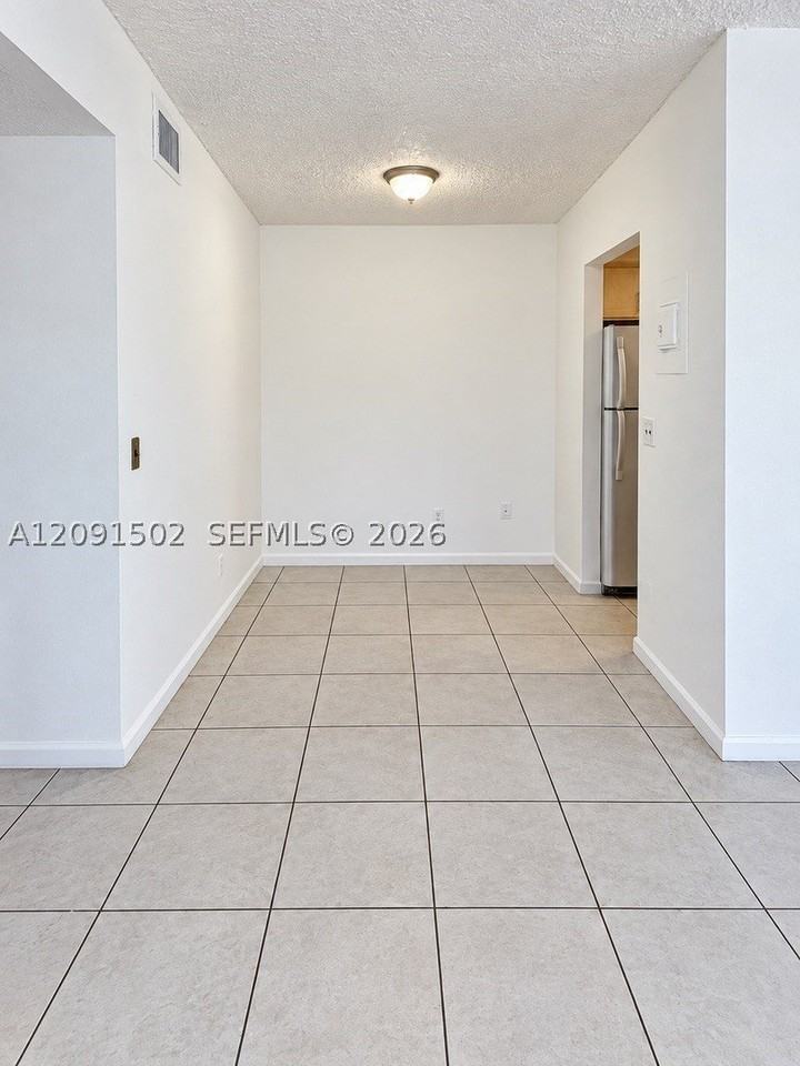 6034 Sw 37th St #10 - Photo 3 of 9