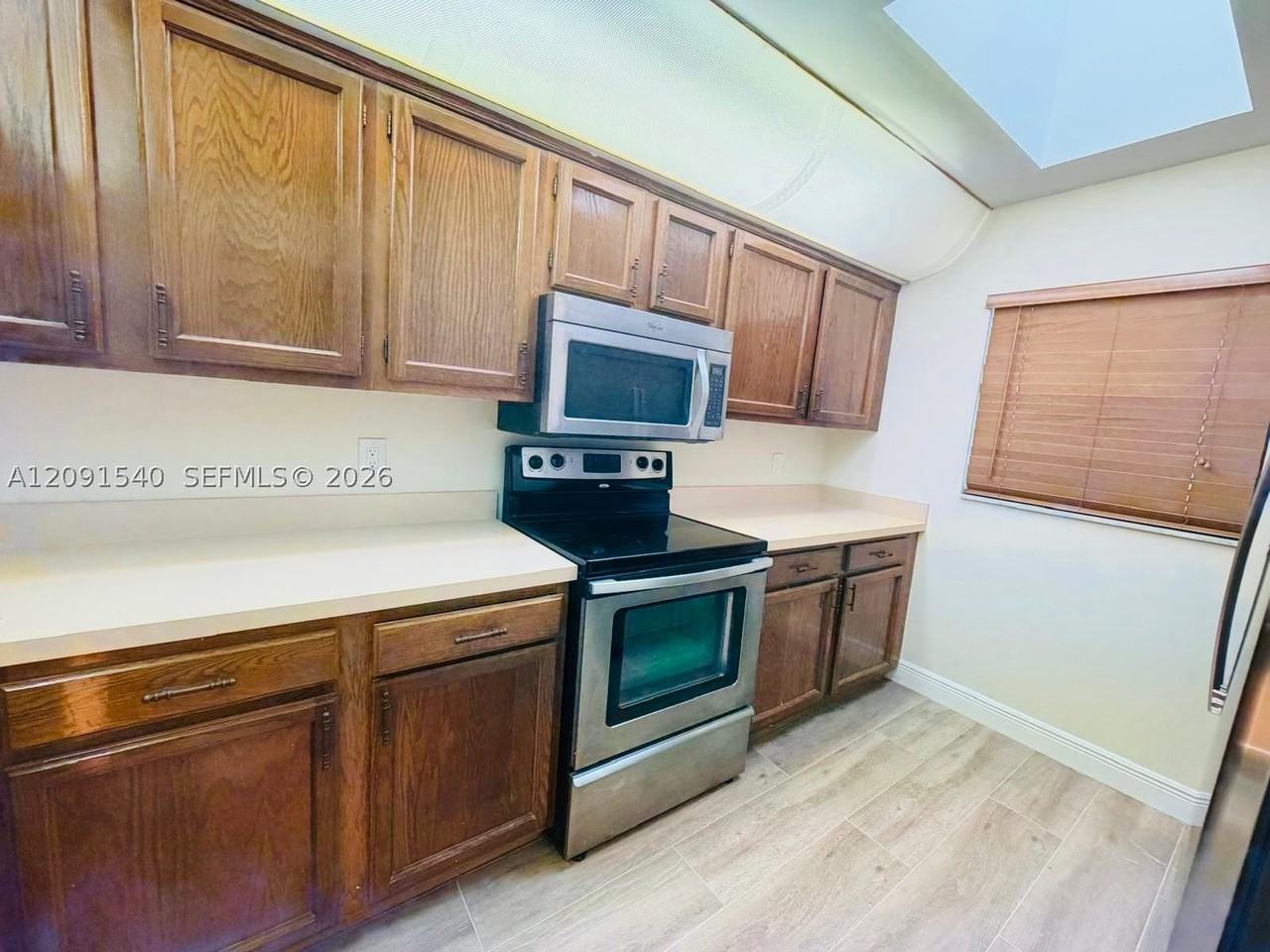 2535 Sw 22nd Ave #2020 - Photo 6 of 18