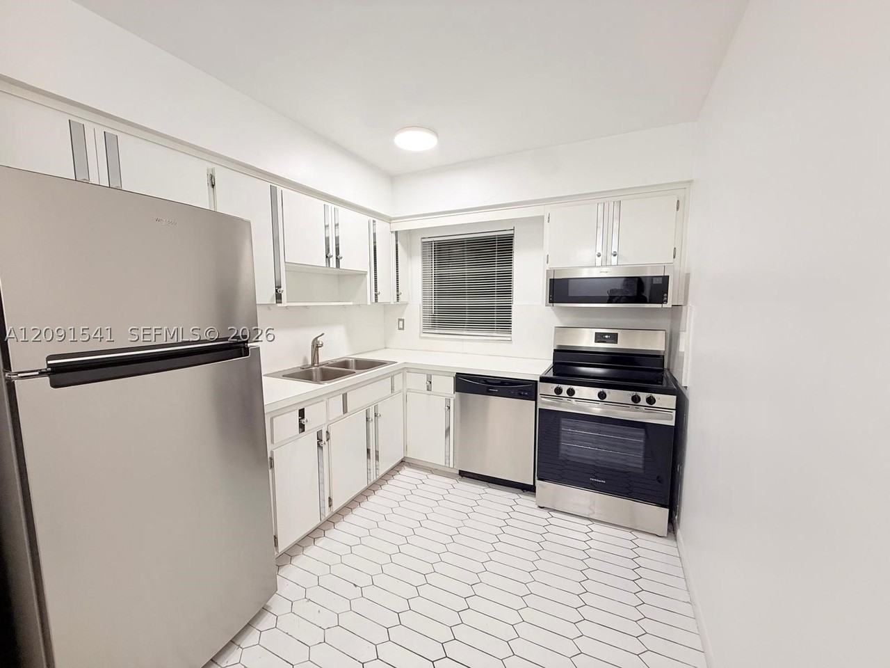 1100 Atlantic Shores Blvd #309 - Photo 5 of 14