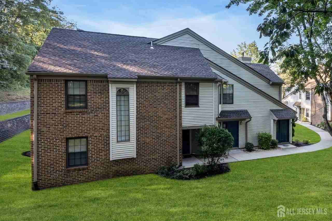 2101 Bayhead Dr - Photo 4 of 30